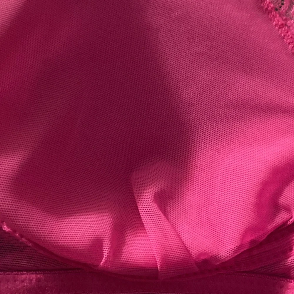 No Boundaries Hot Pink Floral Lace Bralette M‎ NWT